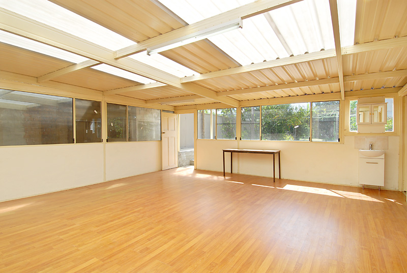 AFFORDABLE FREESTANDING HOME - 550 SQM Picture 3