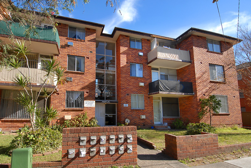 EXTREMELY SPACIOUS - NORTH FACING Picture 1