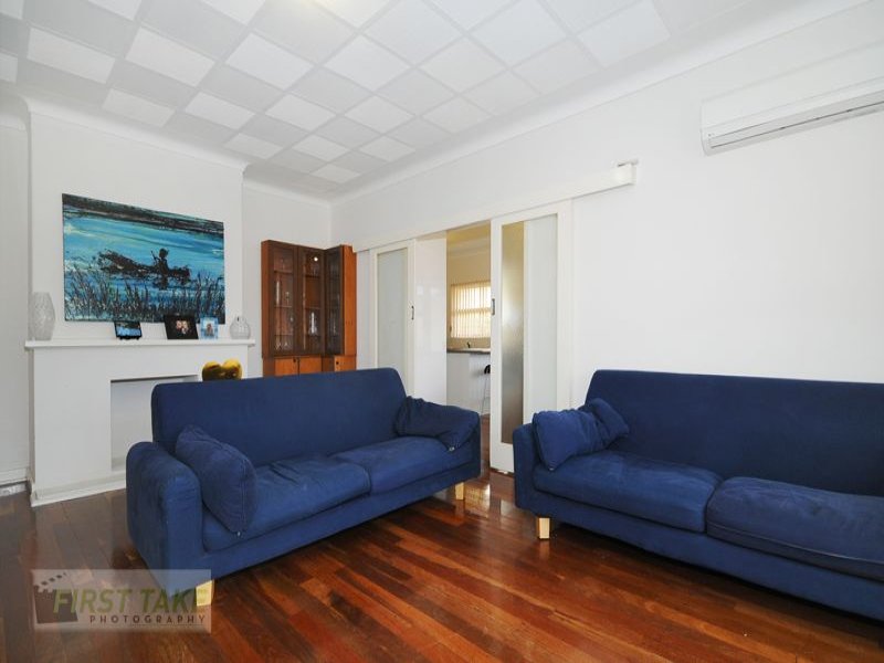 4 Bedroom Front Survey-Strata Home with Park Outlook Picture 3