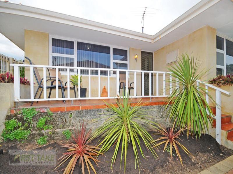 4 Bedroom Front Survey-Strata Home with Park Outlook Picture 2