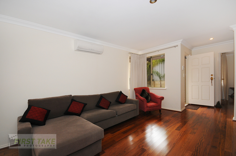 REAR VILLA! Picture 2