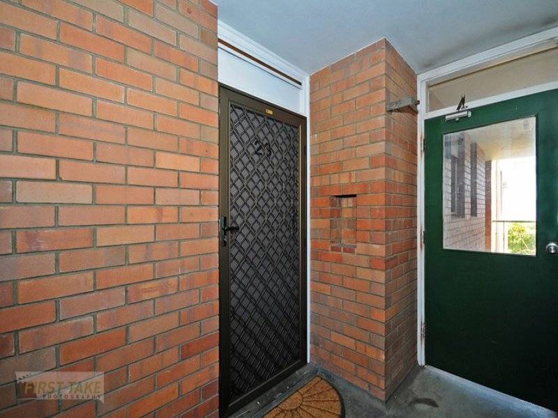 RENOVATORS/INVESTORS DELIGHT Picture 3