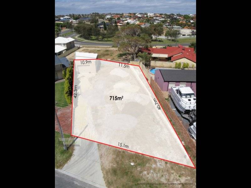 Stunning Ocean Views and a Grand Lifestyle Picture 2