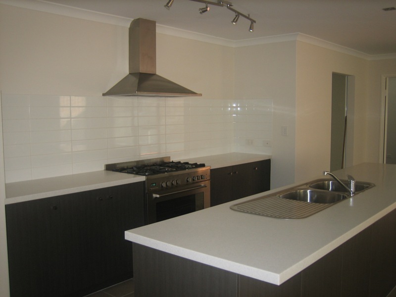 SIMPLY THE VERY BEST! Picture 2