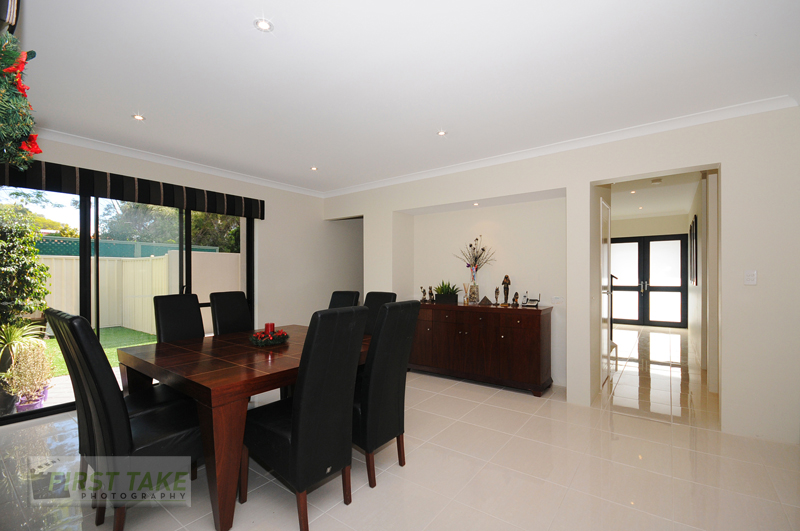 Contemporary Home and a Coastal Lifestyle Picture 3