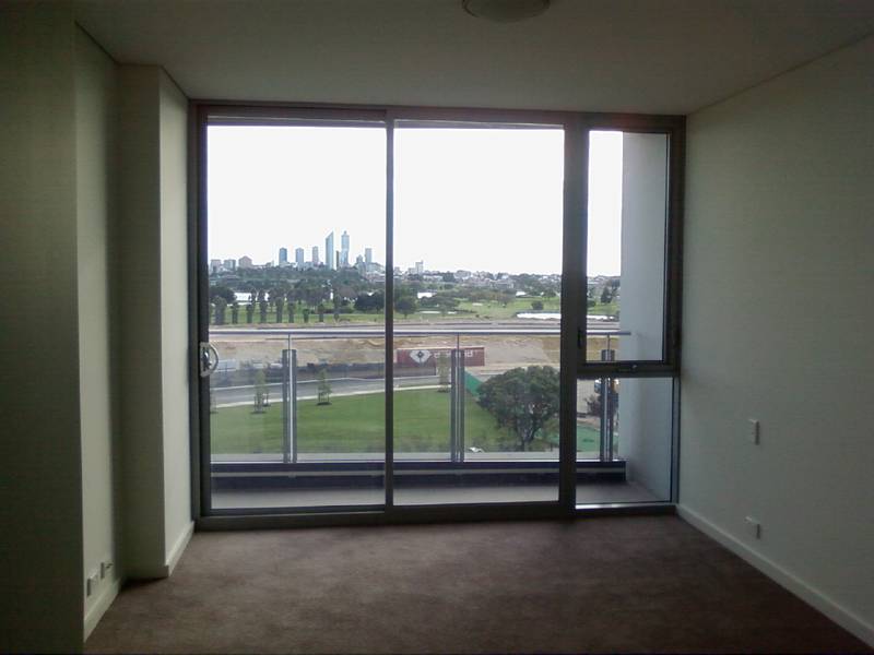 Live in the Burswood Peninsula!! Picture 3