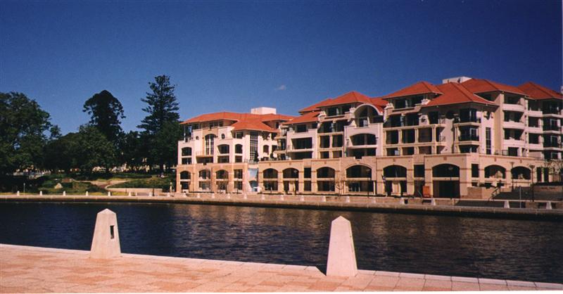 Majestic Quays - Resort Living! Picture 2