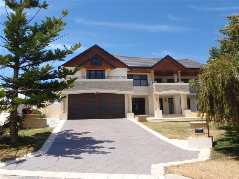 THE EXECUTIVE ENTERTAINER Picture 1