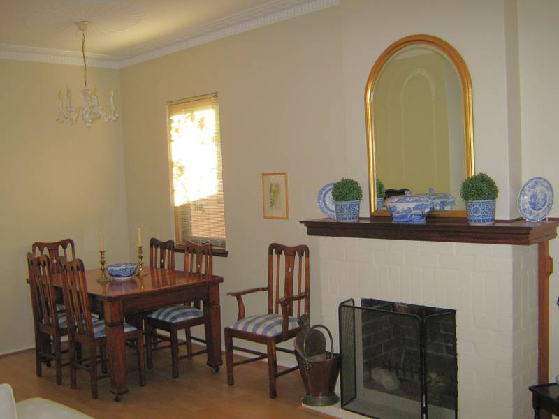 <i> Charming Single Level Terrace, Inspection A Must To Fully Appreciate<i> Picture 3