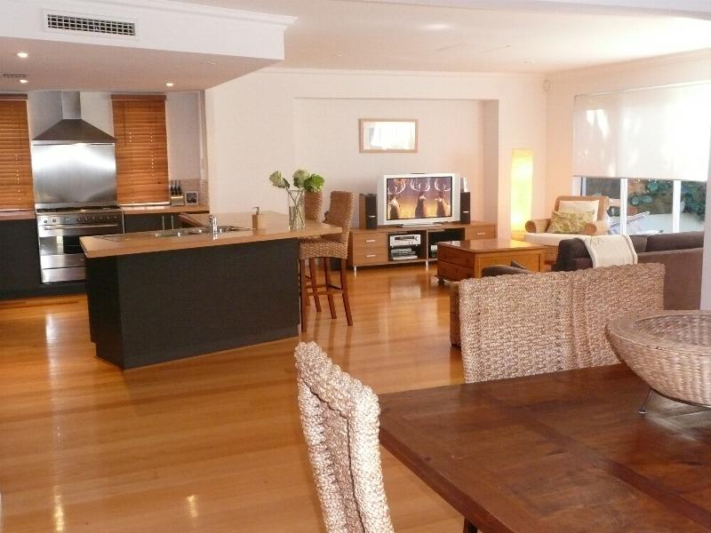 SIMPLY SENSATIONAL Picture 2