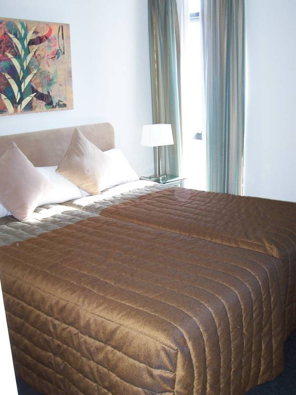 Executive, Stylish Apartment! Picture 3