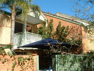 Impeccable private townhouse!!! Picture