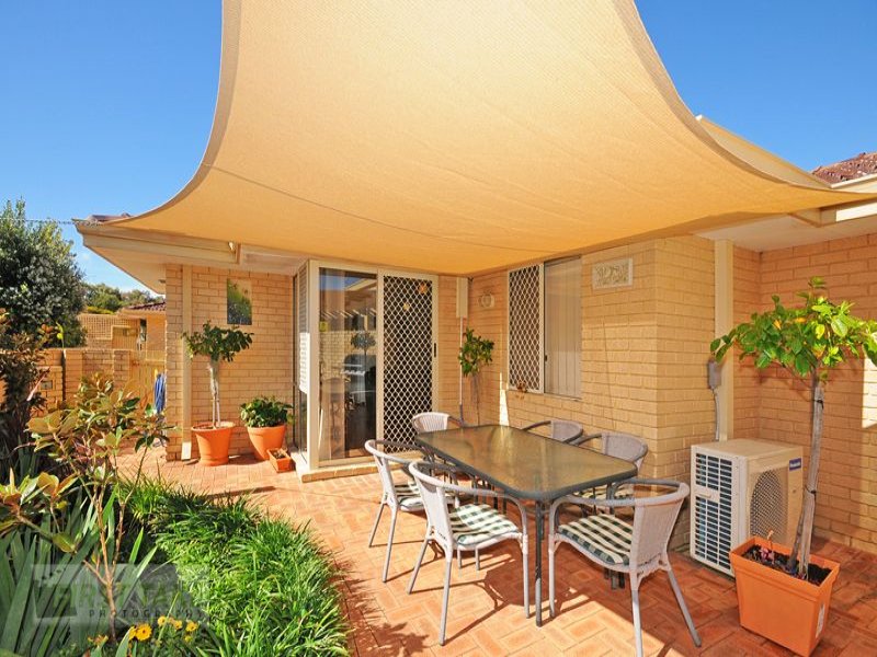 Superior Villa in Parkland Location Picture 3