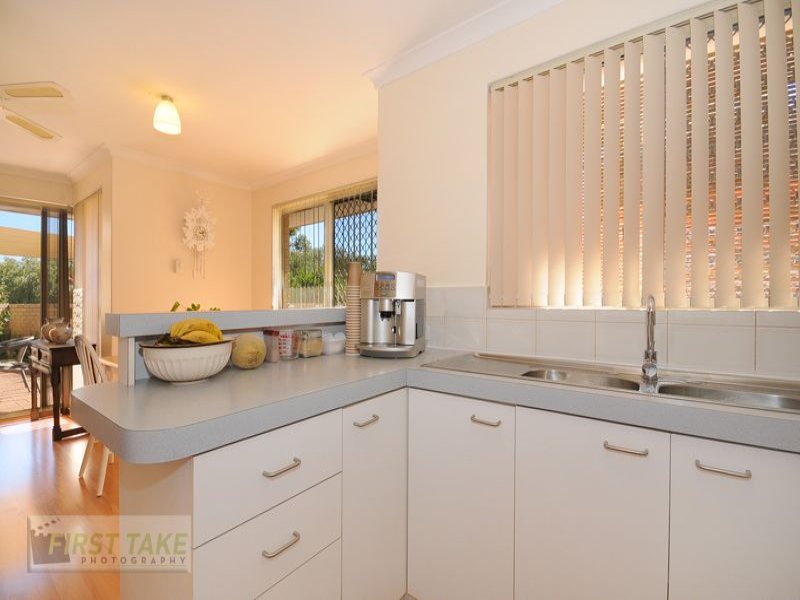 Superior Villa in Parkland Location Picture 2
