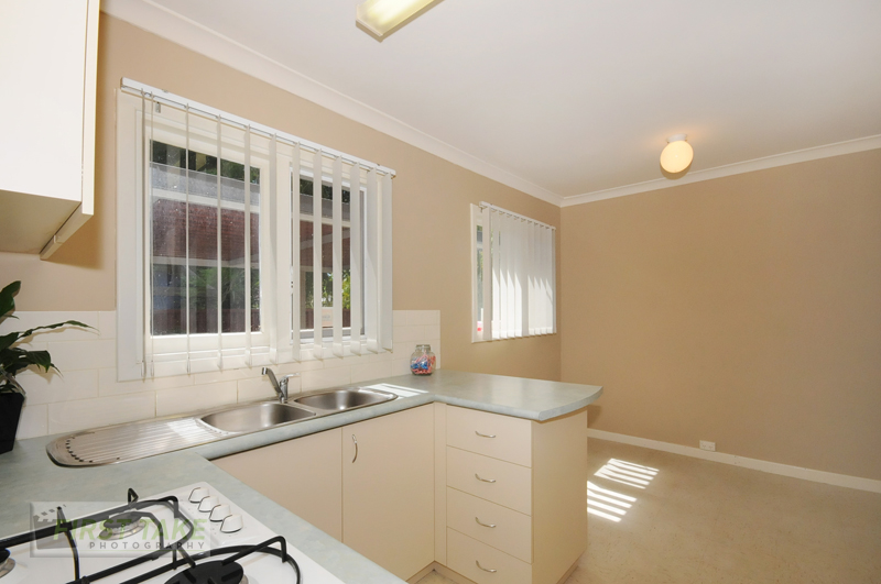 STREET FRONTAGE DUPLEX Picture 3