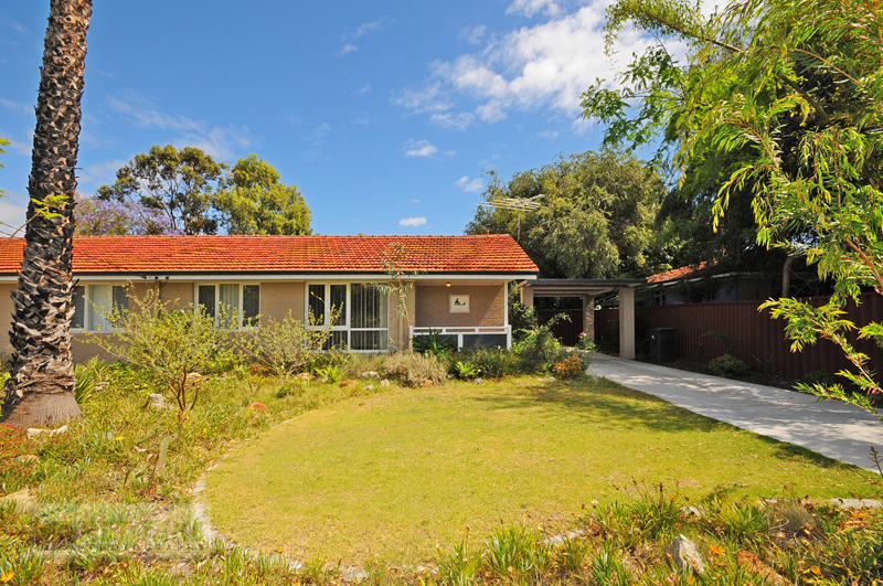 STREET FRONTAGE DUPLEX Picture 2
