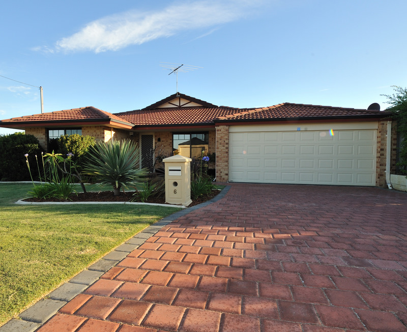 Sprawling Stunner - Price Reduction - Open Sun 31st Jan 2:15-3:15PM Picture 1