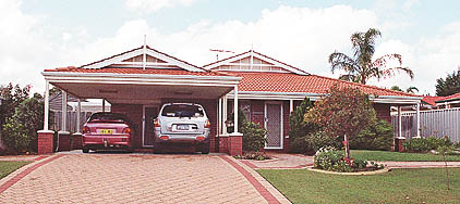 COME TO FAMILY FRIENDLY CARRAMAR Picture 1