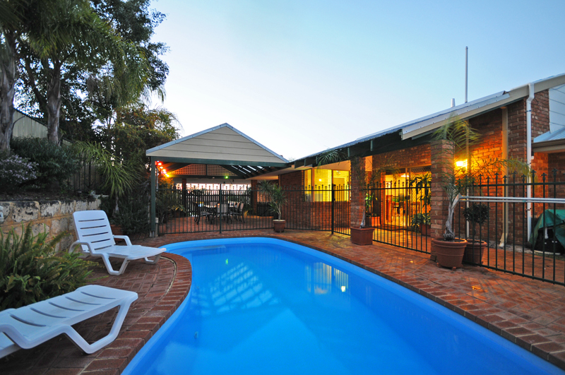 Sophisticated Family Fun. Picture 2