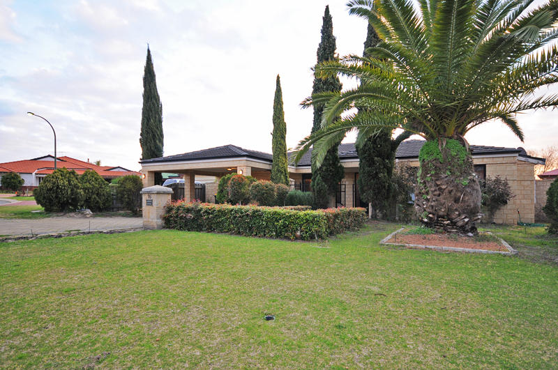 At home in the Village. Picture 3