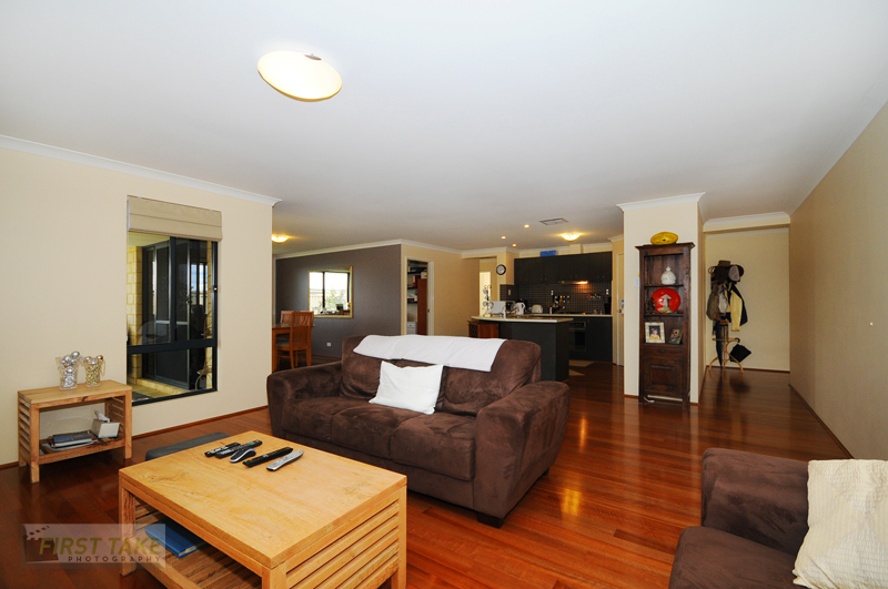 Stylish Entertainer Picture 2