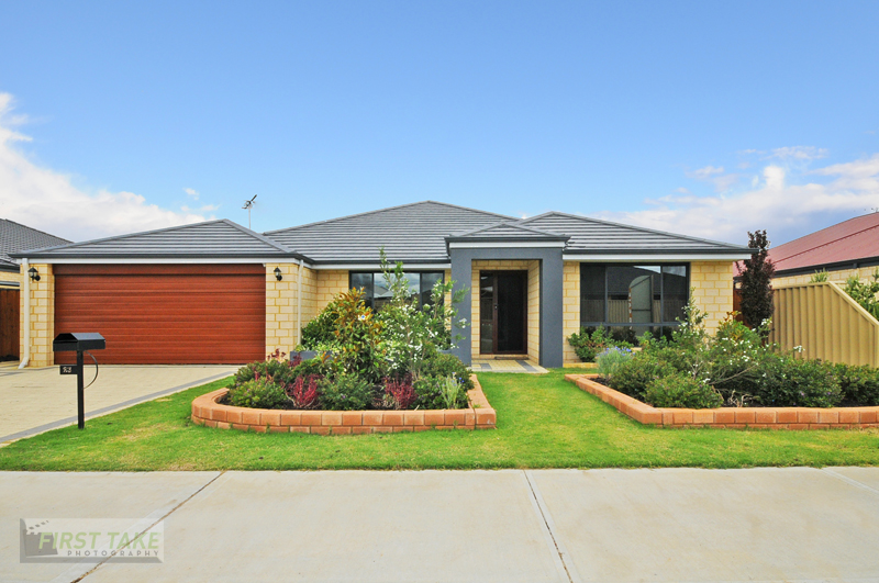 Stylish Entertainer Picture 1