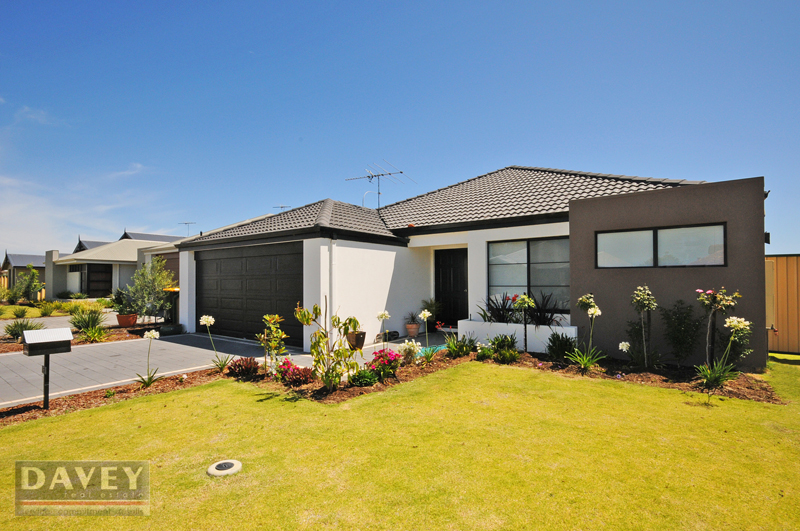 Now taking offers, owners need to sell! HOME OPEN SUNDAY JAN 31ST 10.00AM - 10.45 AM Picture 1