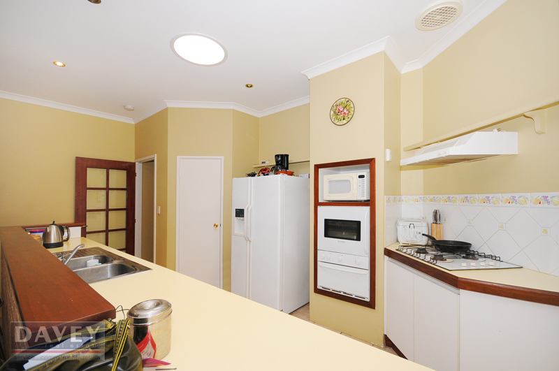 Location, Lifestyle and Liberty HOME OPEN SUNDAY 31ST JAN 12.00PM-12.45PM Picture 2