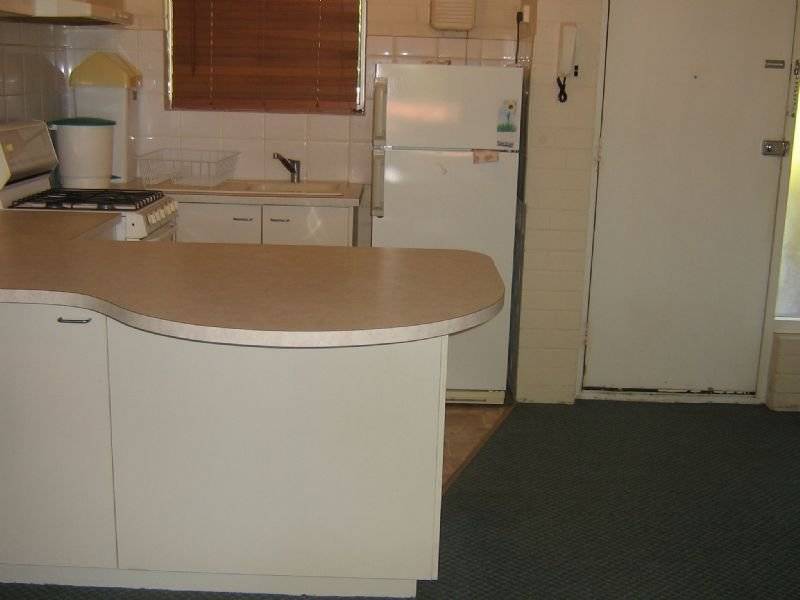 FULLY FURNISHED AND COOL POOL IN COMPLEX- Picture 3