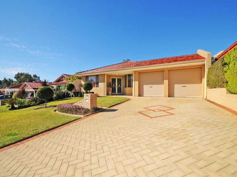 Effortlessly Elegant Picture 2