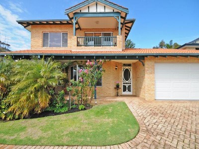 PERFECTLY PRIVATE Picture