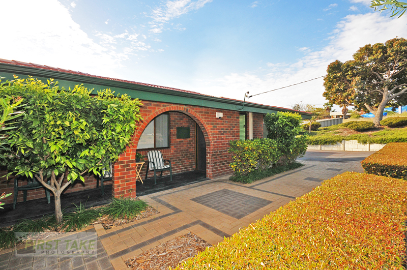 Bright & Breezy - Owners Seeking Rent Back Picture 2