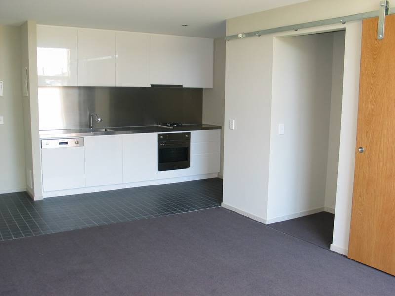 Amongst the Buzz Picture 2