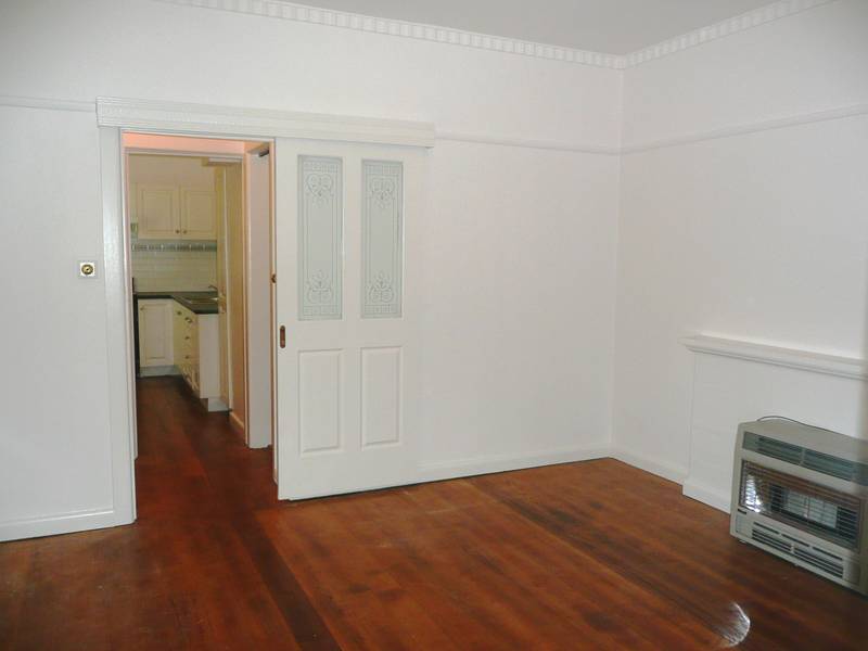 Freshly Painted, New Carpet...New Start! Picture 3