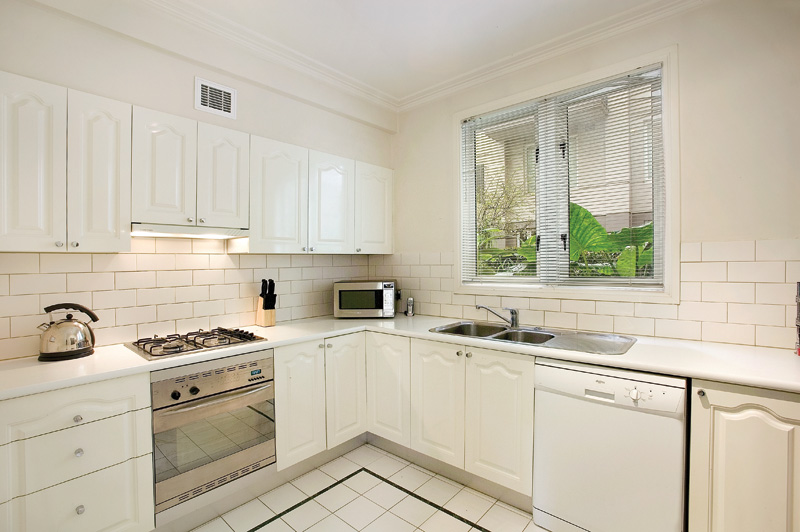 Two Storey Gem! Picture 2