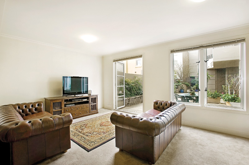 Two Storey Gem! Picture 1