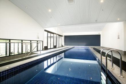 North facing 25th floor apartment Picture 3