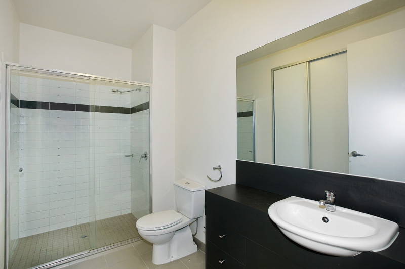 Huddle Down to Hoddle! Picture 3