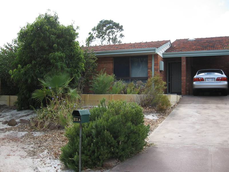 HANDY LOCATION OPPOSITE LEEMING PRIMARY SCHOOL Picture 1