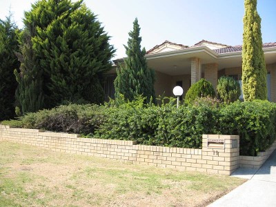 HUGE FAMILY HOUSE Picture