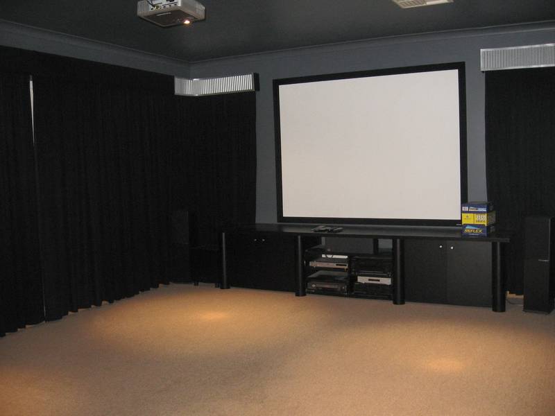 QUALITY 2 STOREY EXECUTIVE HOME WITH 4 BEDROOMS, 2 BATHROOMS, OFFICE & SWIMMING POOL Picture 3