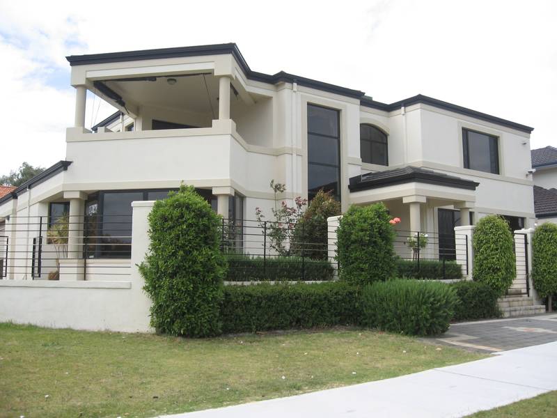 QUALITY 2 STOREY EXECUTIVE HOME WITH 4 BEDROOMS, 2 BATHROOMS, OFFICE & SWIMMING POOL Picture 1