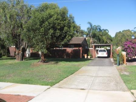 ROSSMOYNE HIGH SCHOOL ZONE! Picture 1