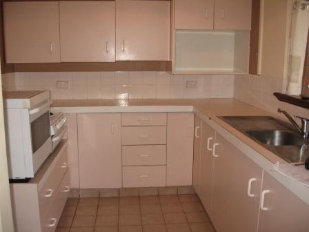 ROSSMOYNE HIGH SCHOOL ZONE! Picture 2