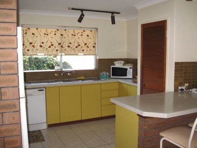 ROSSMOYNE HIGH SCHOOL ZONE! Picture