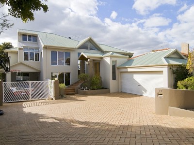 ANOTHER UNDER OFFER BY JENNY GAUCI Picture