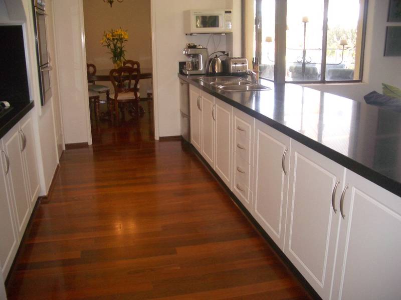 ANOTHER UNDER OFFER BY JENNY GAUCI Picture 3