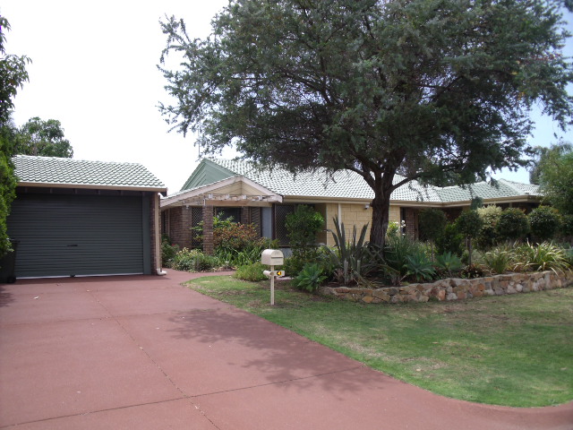 SOPHISICATION AND CLASS IN WEST LEEMING LOCATION - PRICE REDUCED TO SELL! Picture 1