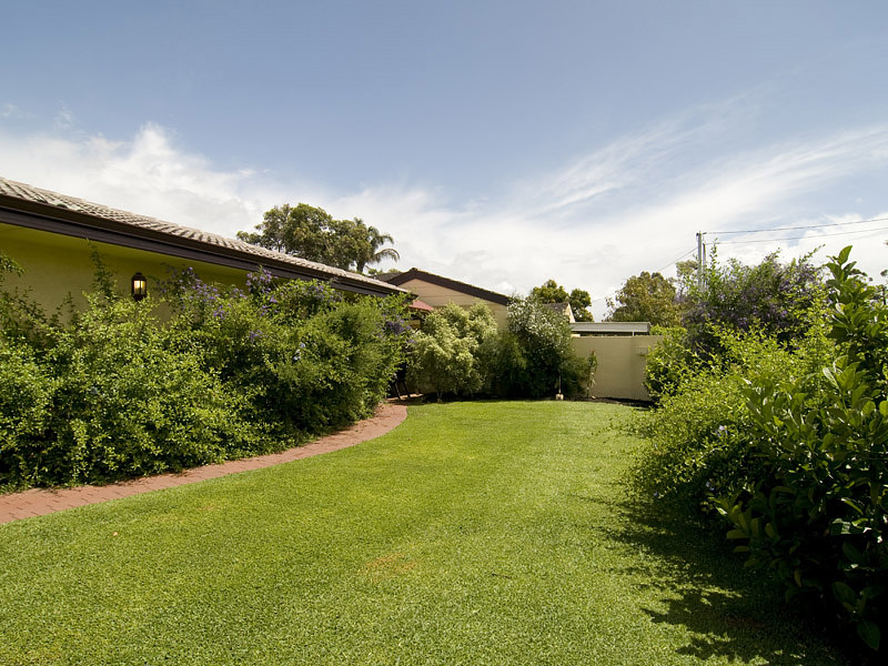 OWNERS WANT SOLD - ANOTHER OFFER WANTED! *HOME OPEN SUN 31 JAN 2.15 - 3.15PM* Picture 2