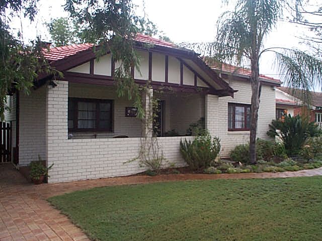 OLD WORLD CHARM Picture 1